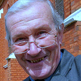 Headshot of Dr Ian Thomas FIEAust